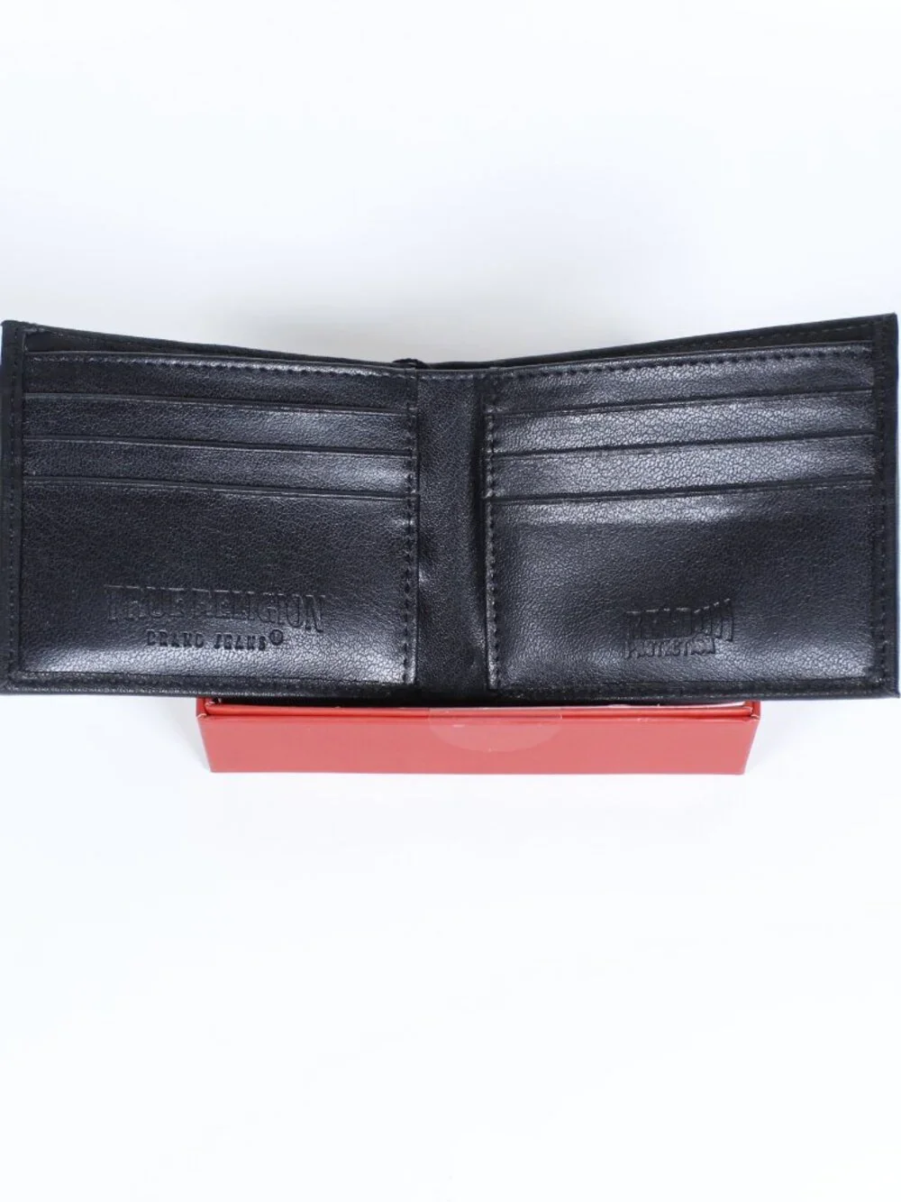 True Religion Original Wallet – Genuine Leather with Silver Plate – New‎ in Box